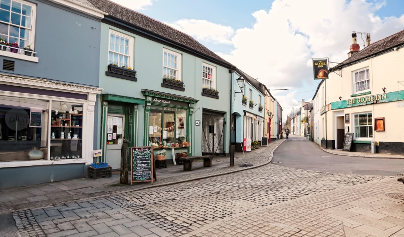 Photograph of quaint street in Buckfastleigh, Devon